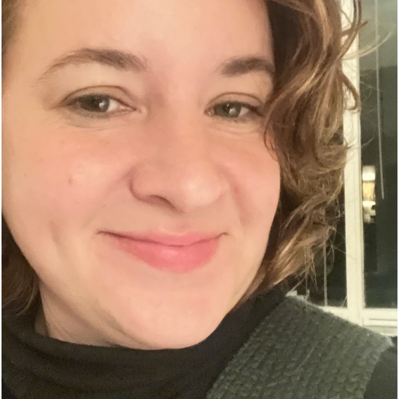 Meet your Posher, Katherine - Picture 1 of 4